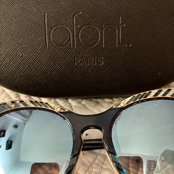 Lafont Bright Sunglasses | FREE Shipping - Go-Optic.com Lafont Bright Semi- Cat Eye Sunglasses by Lafont Paris
